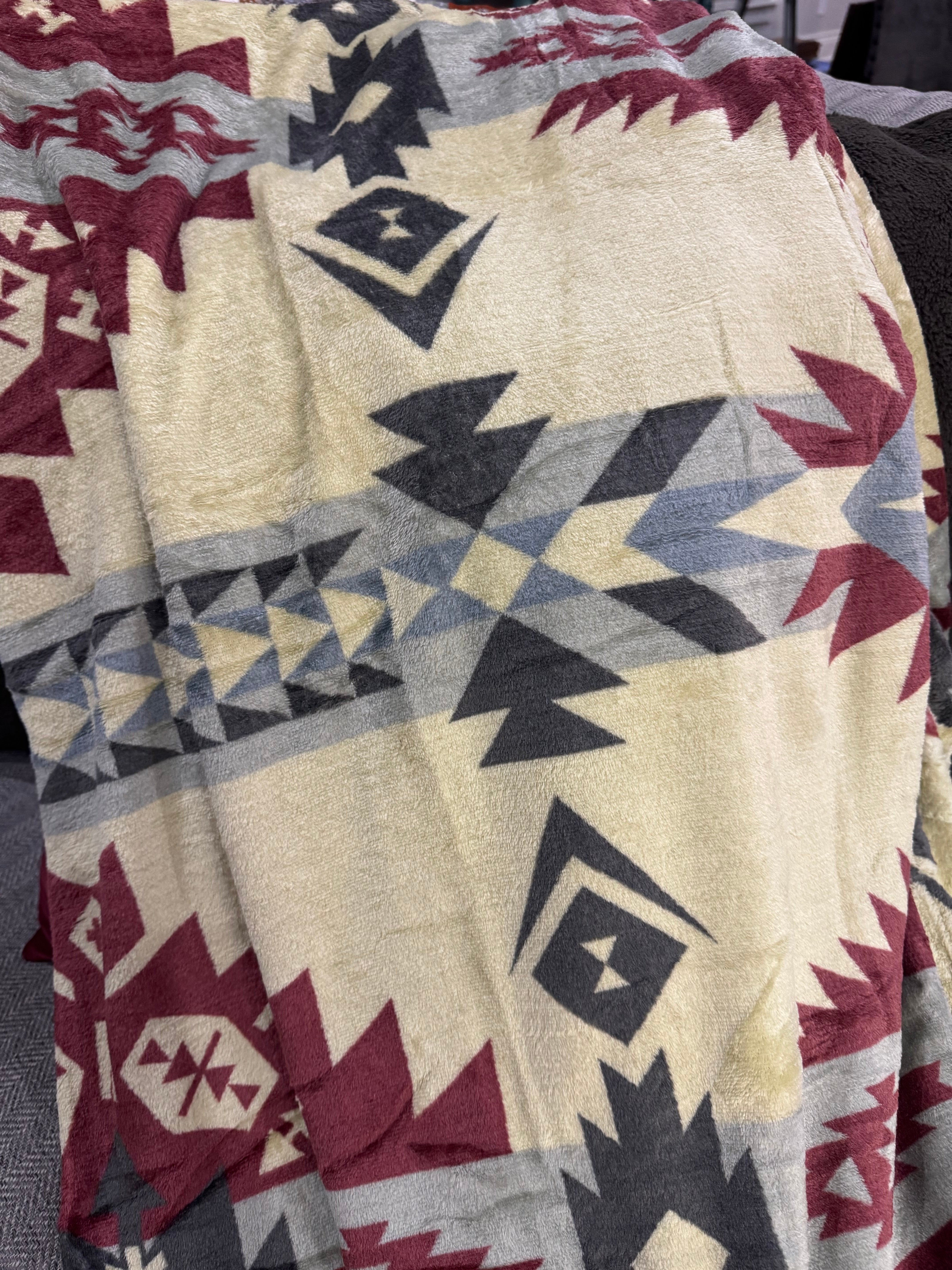 Mia Queen Burgundy/Tan fleece blanket