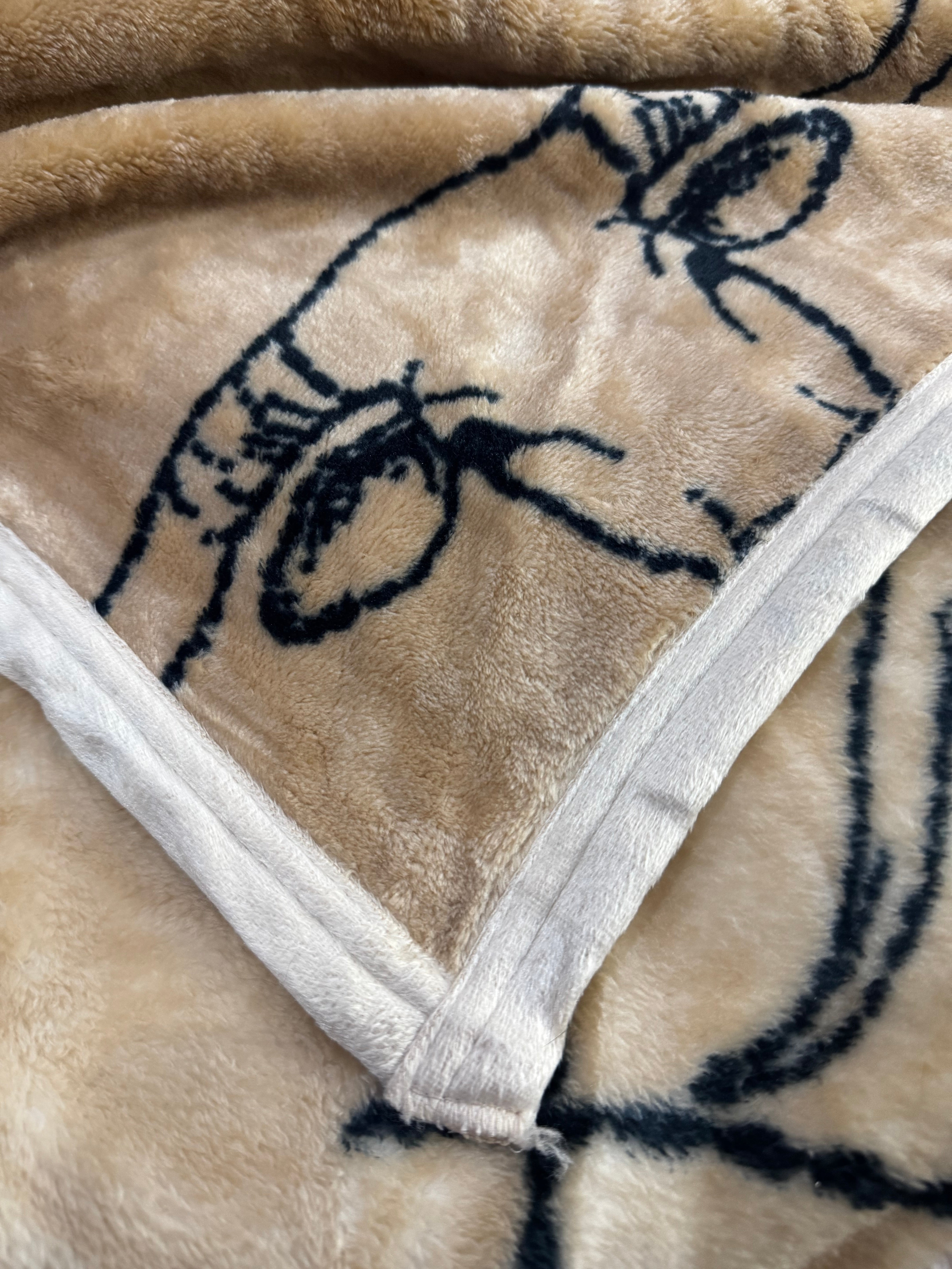 Mia Heavy queen taupe longhorn fleece blanket