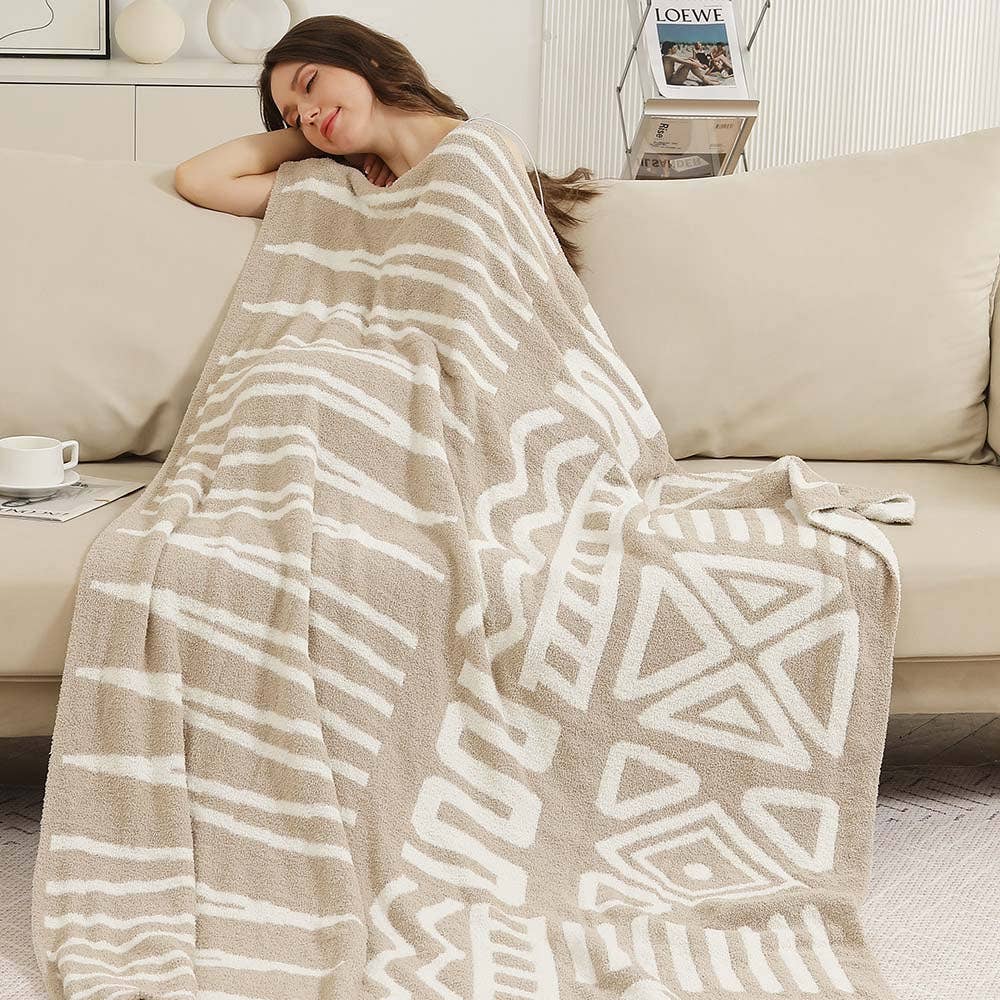 Aztec Patterned Reversible Throw Blanket